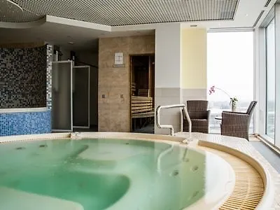 Hotel Islande With Free Parking