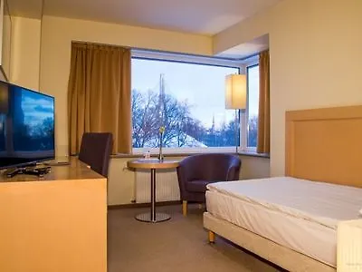 Islande With Free Parking 4*